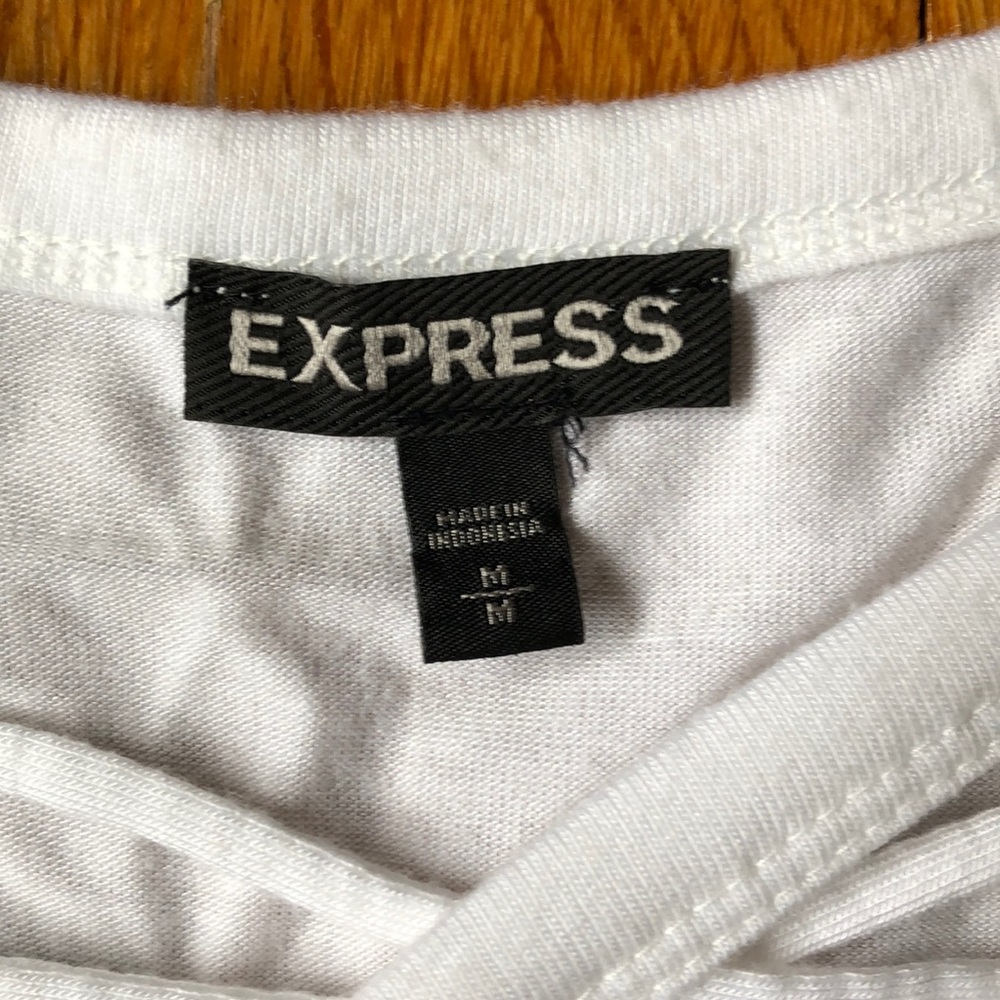 Express graphic top - Picture 4 of 5